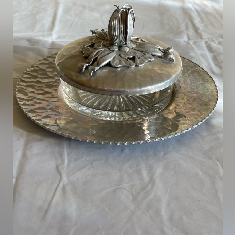 VTG Hand Wrought Creations Hammered Aluminum Serving Set w Glass Insert & Lid